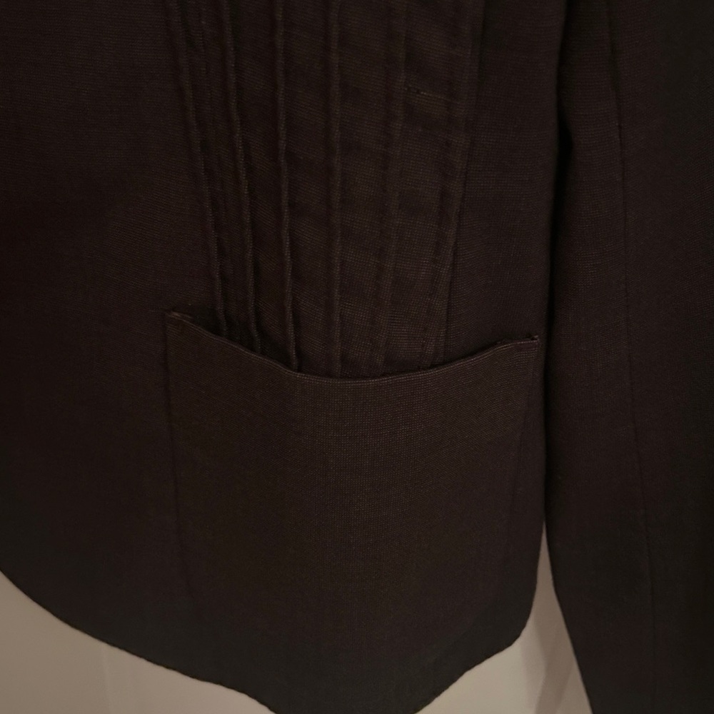 Women's Brown Tailored Blazer with 3-Button Front, size 10 - Picture 7 of 7